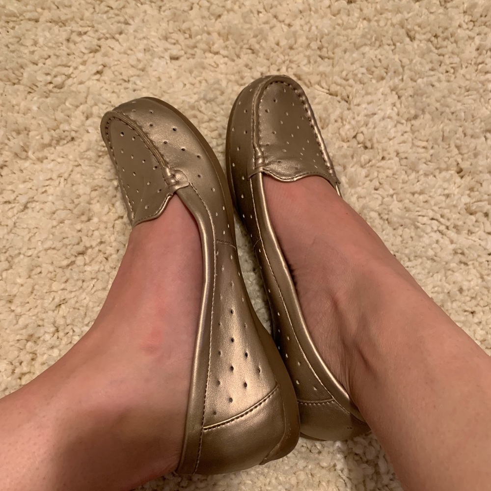 Naturalizer Loafers gold